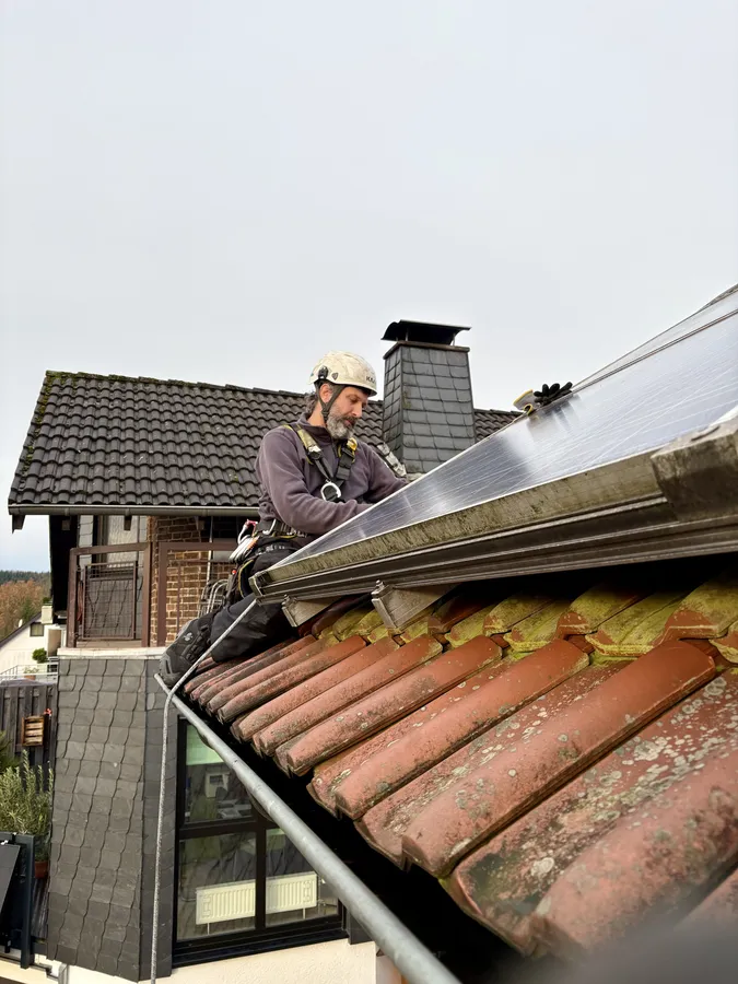 Industriekletterer bei Solaranlagen in Süddeutschland